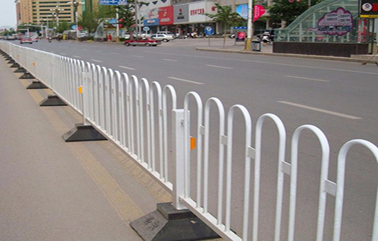 鋅鋼交通<a href=http://www.zhgdq.com target=_blank class=infotextkey>護欄</a>