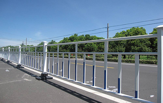 市政道路<a href=http://www.zhgdq.com target=_blank class=infotextkey>護(hù)欄</a>