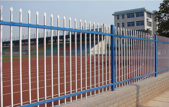 圍墻<a href=http://www.zhgdq.com target=_blank class=infotextkey>護(hù)欄</a>廠家